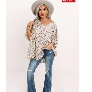 💙 🟦 Tan & Gray V neck shift top